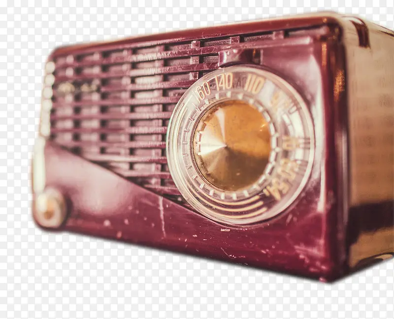 古香古色的收音机