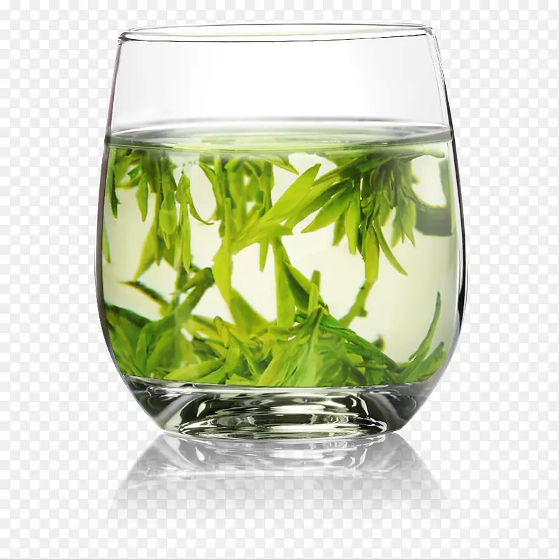 绿茶龙井茶带杯子带倒影