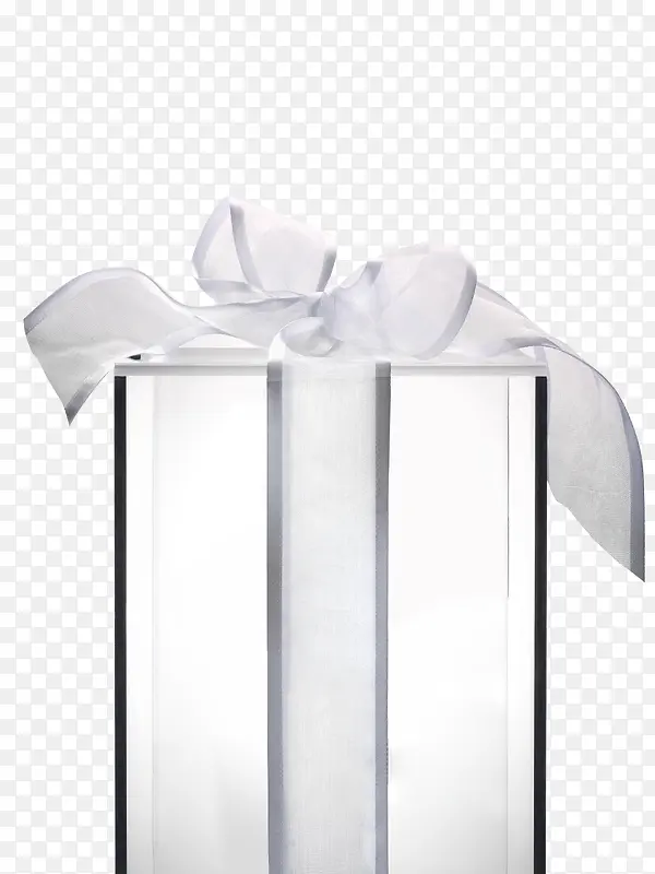纯白色丝带的礼物盒