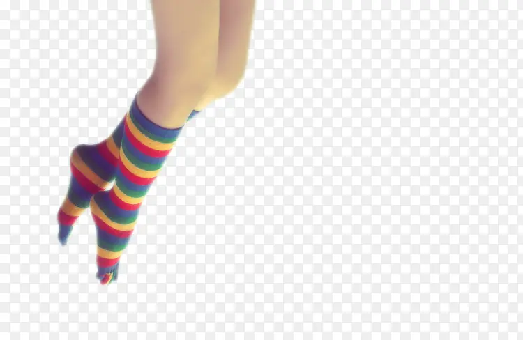 穿着彩虹条纹袜的女孩的腿