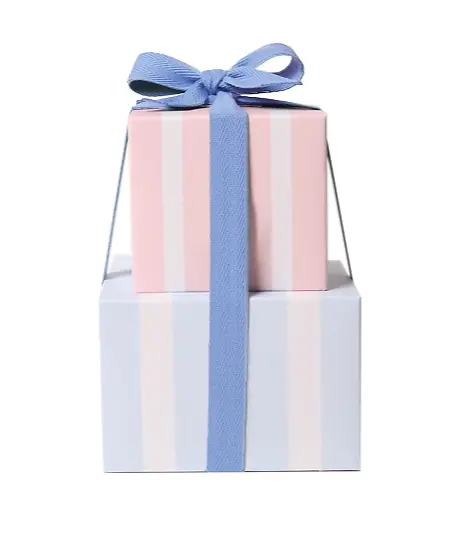 白色礼物盒子 蓝色蝴蝶结
