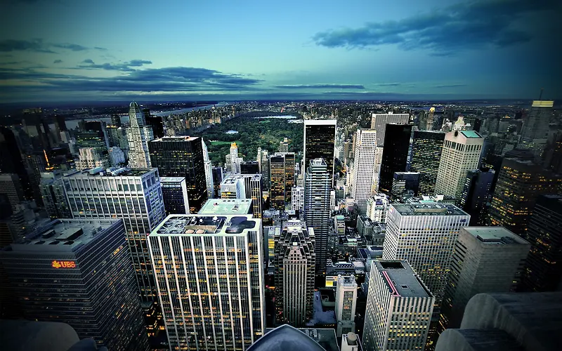 密集的城市高楼大厦海报背景