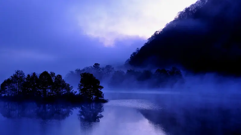 紫色山峦湖泊海报背景