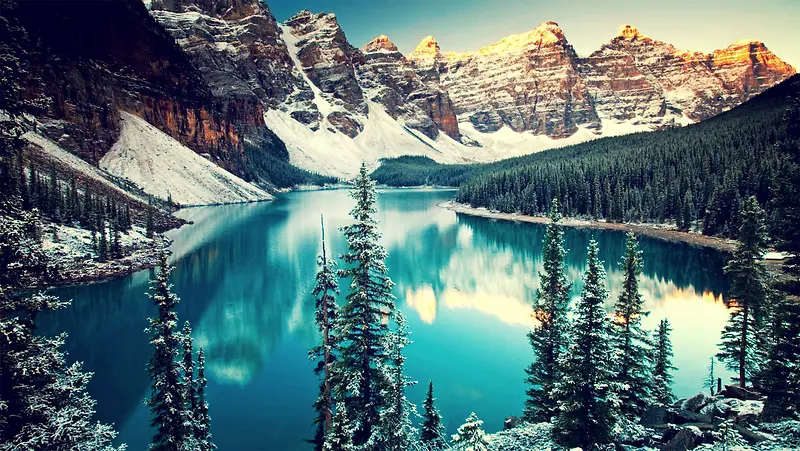 绿色湖水雪山风景