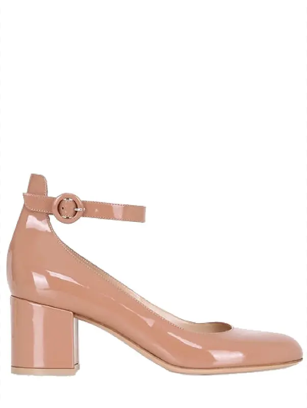 粉色鞋子