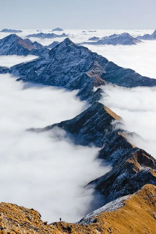 巍峨山川云海云雾