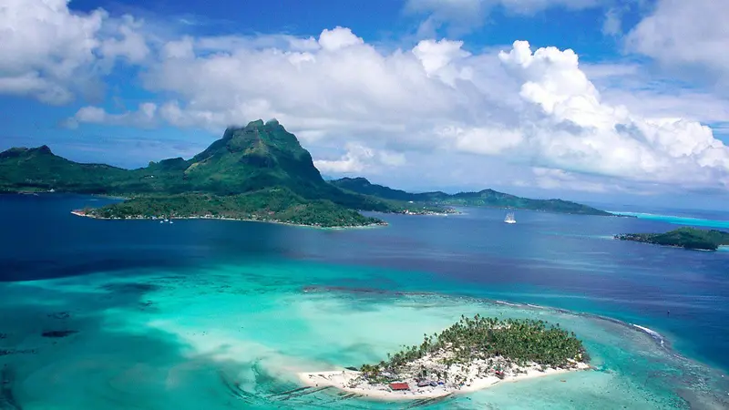 热带海上小岛海报背景