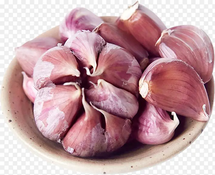 一盘紫皮大蒜头