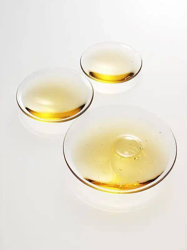 透明食用油水珠